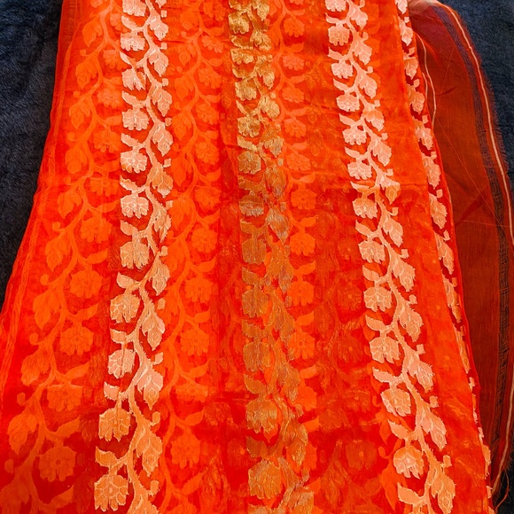 Beautiful dhakai jamdani saree - Picture 3 of 3